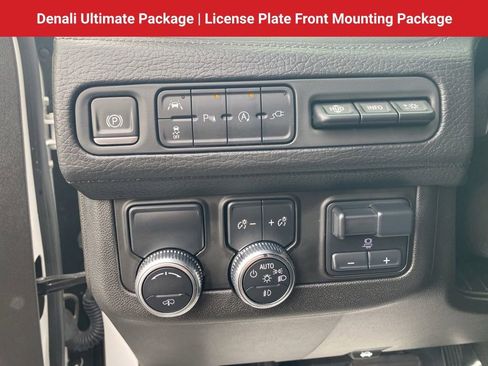 Used 2021 GMC Yukon Denali w/ Denali Ultimate Package RWD image 14