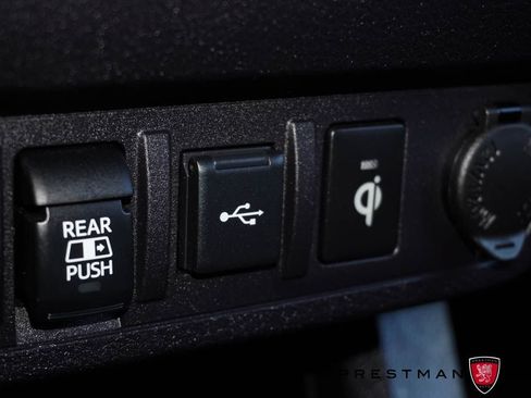 Used 2021 Toyota Tacoma TRD Off-Road AWD/4WD image 39