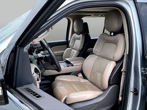 Used 2023 Lincoln Navigator Reserve RWD image 8