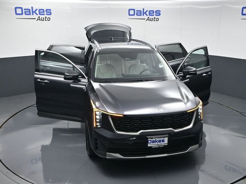 Certified 2025 Kia Sorento S w/ Panoramic Sunroof Package FWD image 60