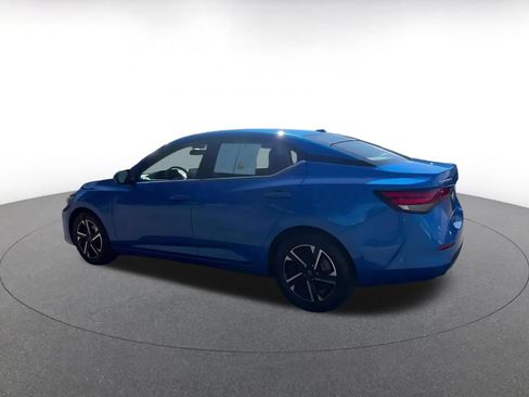 Used 2025 Nissan Sentra SV FWD image 10