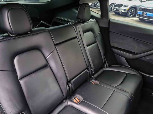 Used 2023 Tesla Model Y AWD image 22