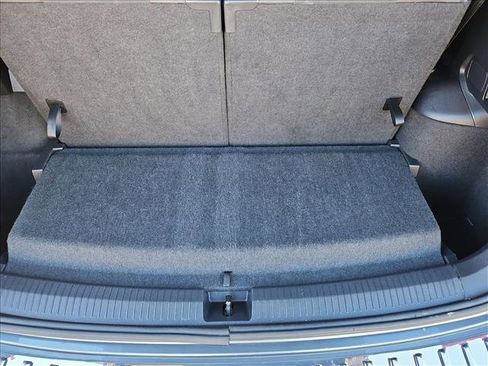 Used 2023 Volkswagen Tiguan SE R-Line image 6