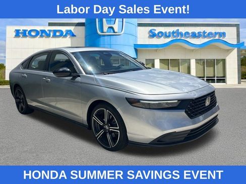 Used 2024 Honda Accord Sport image 3