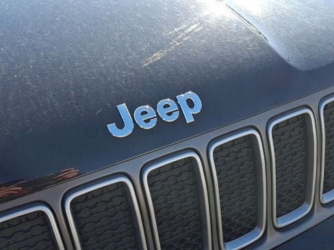 Used 2022 Jeep Renegade Limited image 4