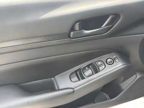 Certified 2025 Nissan Altima 2.5 S FWD image 21