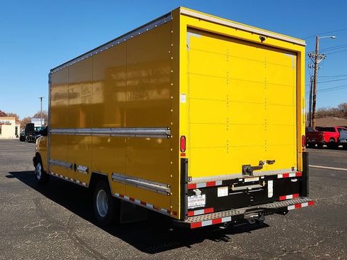 Used 2021 GMC Savana 3500 Extended w/ Power Convenience Package image 3