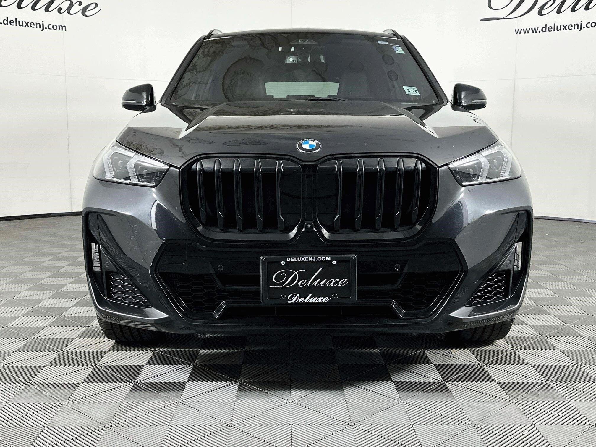 Used 2023 BMW X1 xDrive28i w/ Premium Package AWD/4WD image 2