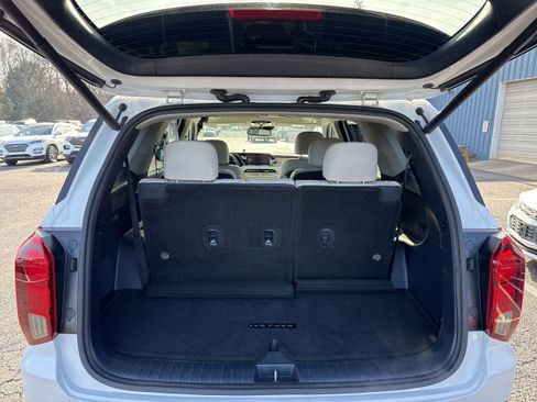 Used 2022 Hyundai Palisade Limited w/ Winter Package image 19