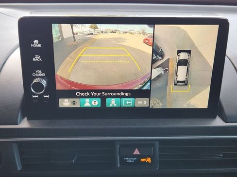 Certified 2025 Honda Pilot Black Edition image 17