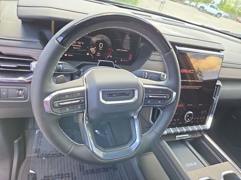 New 2026 GMC Acadia Denali w/ Super Cruise Package FWD image 18
