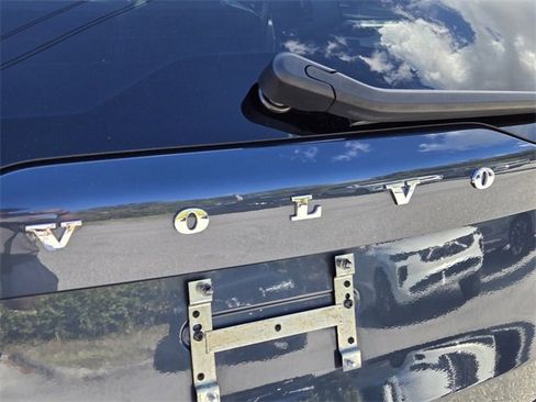 Certified 2023 Volvo XC90 B6 Core w/ Climate Package image 15