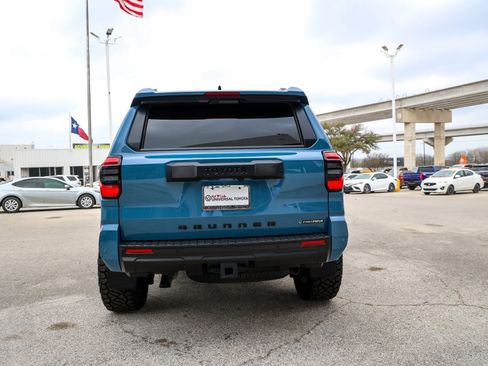 Used 2025 Toyota 4Runner TRD Off-Road Premium image 9