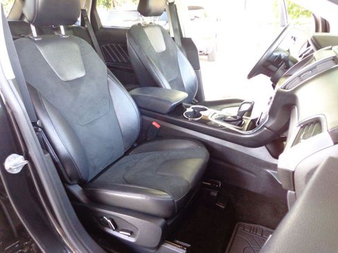 Used 2015 Ford Edge Sport w/ Equipment Group 401A AWD/4WD image 17