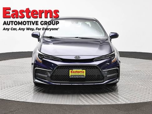 Used 2021 Toyota Corolla SE FWD image 2
