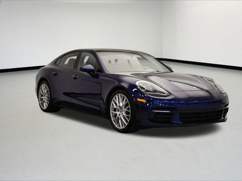 Used 2020 Porsche Panamera 4 image 9