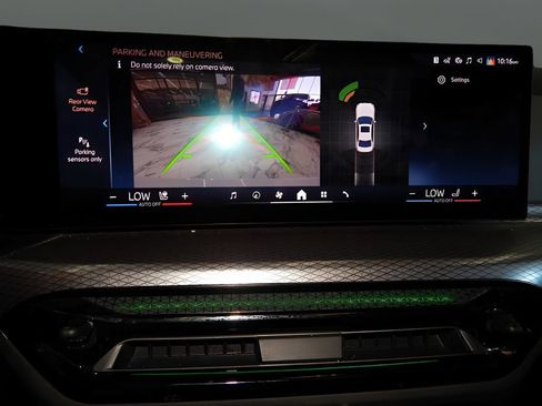 Used 2025 BMW 330i xDrive Sedan w/ M Sport Package image 26