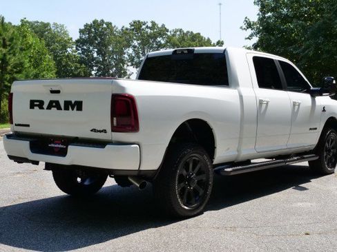 Used 2026 RAM 2500 Laramie AWD/4WD image 9