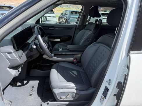 Used 2024 Kia EV9 Wind AWD/4WD image 3