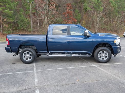 Used 2024 RAM 2500 Big Horn w/ Sport Appearance Package image 10