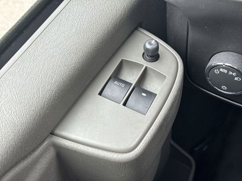 Used 2024 GMC Savana 2500 w/ Driver Convenience Package image 15