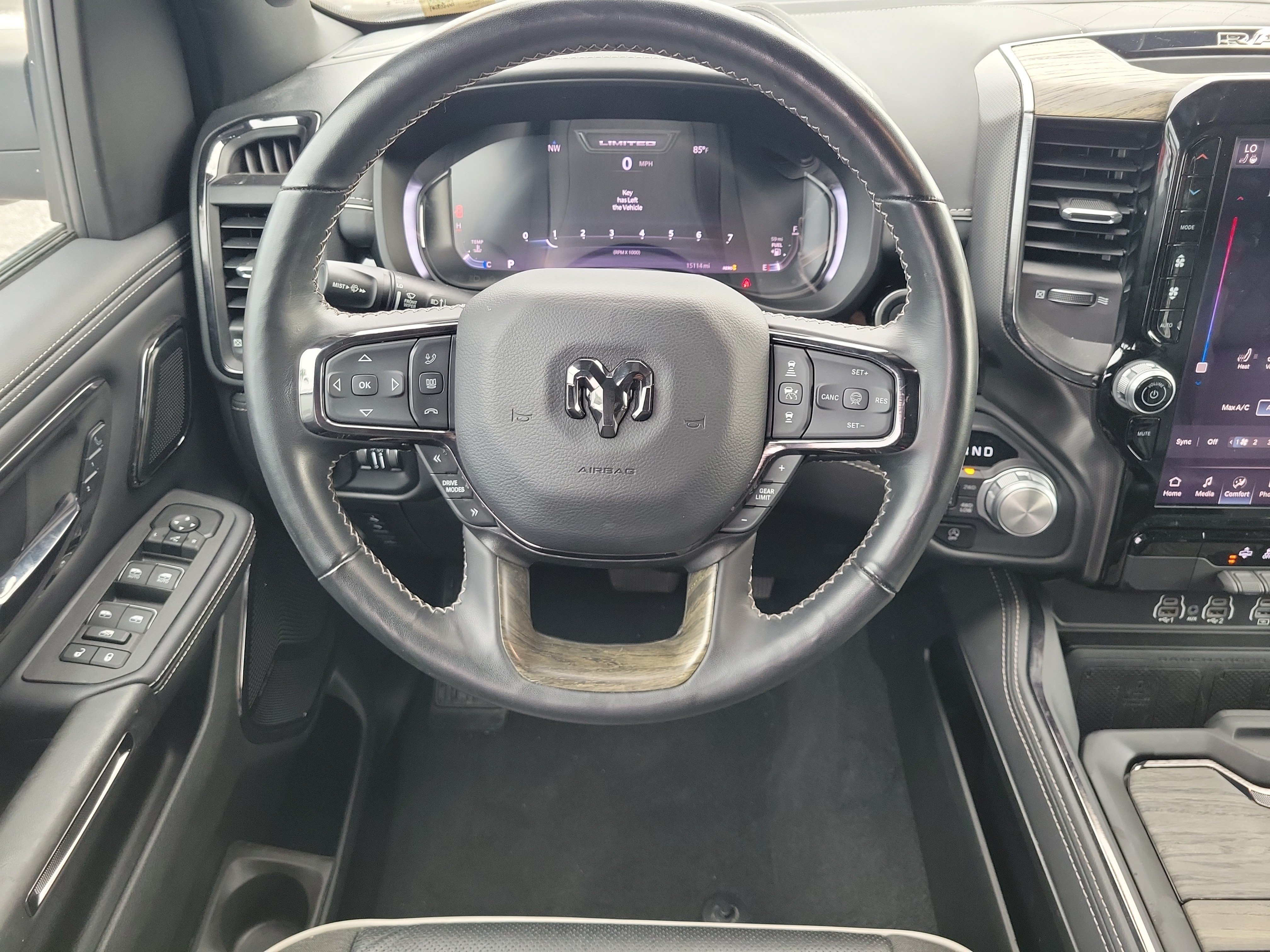 Used 2025 RAM 1500 Limited AWD/4WD image 17