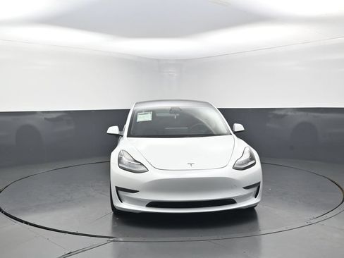 Used 2022 Tesla Model 3 Long Range AWD/4WD image 3