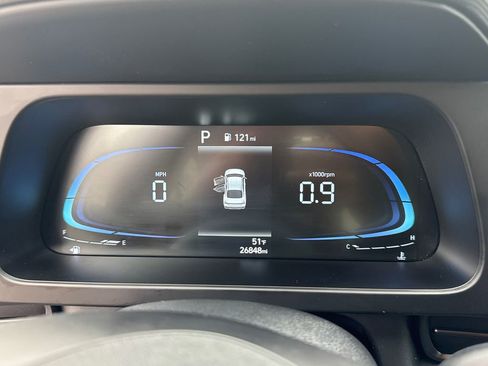 Used 2025 Hyundai Elantra Sport image 28