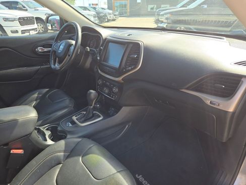 Used 2015 Jeep Cherokee Limited w/ Luxury Group AWD/4WD image 27