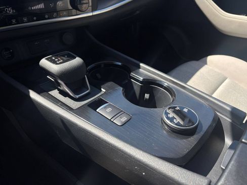 Used 2025 Nissan Rogue SV AWD/4WD image 42