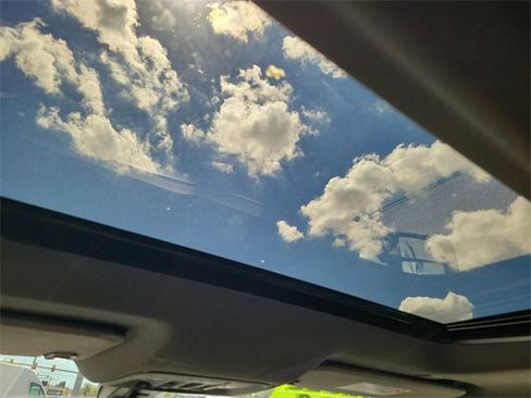 Used 2023 GMC Sierra 3500 Denali w/ Denali Ultimate Package image 16