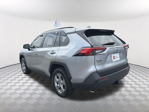 Certified 2022 Toyota RAV4 XLE w/ Convenience Package AWD/4WD image 16