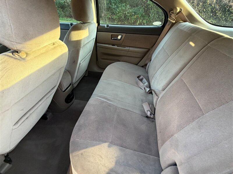 Used 2001 Ford Taurus SE FWD image 20