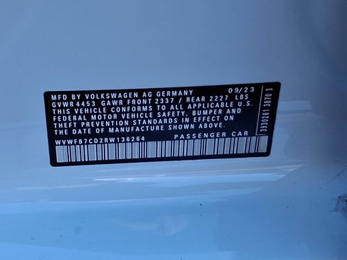 Used 2024 Volkswagen Golf R 2.0T image 25