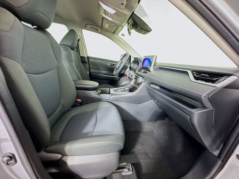 Used 2025 Toyota RAV4 LE image 28