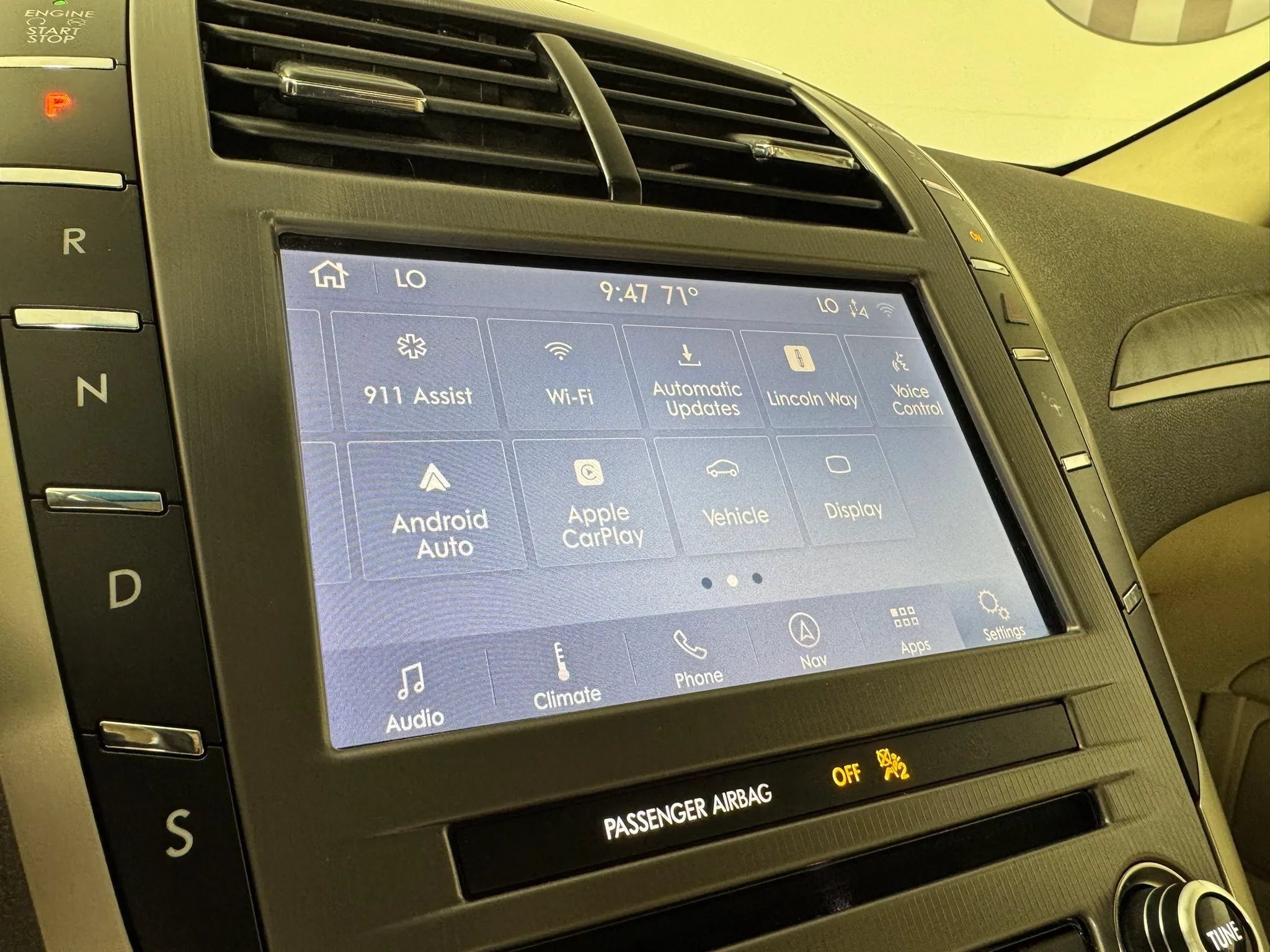 Used 2020 Lincoln MKZ Reserve FWD image 22