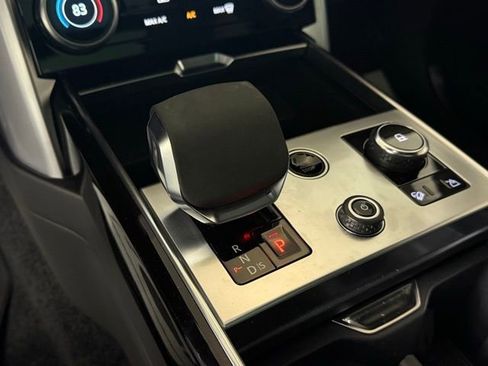 Certified 2023 Land Rover Range Rover SE image 37