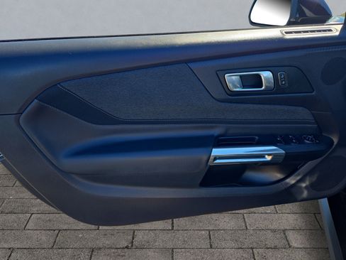 Used 2025 Ford Mustang Convertible RWD image 10