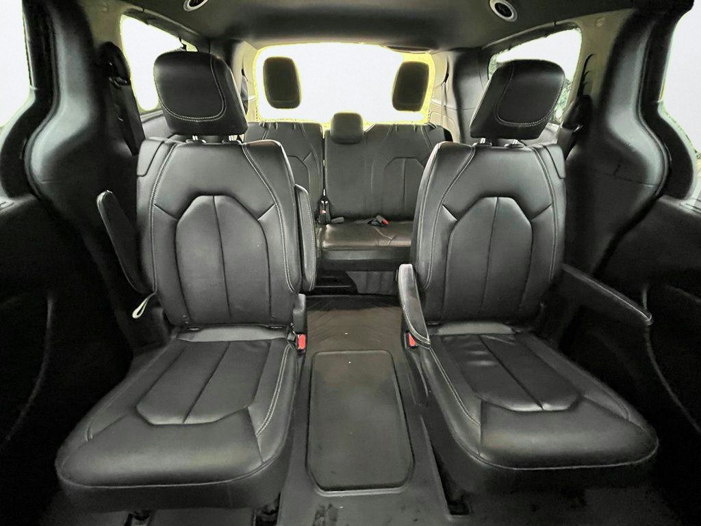 Used 2020 Chrysler Pacifica Touring-L AWD/4WD image 25