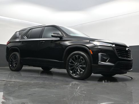 Used 2023 Chevrolet Traverse RS AWD/4WD image 42