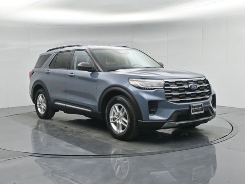 Certified 2025 Ford Explorer Active RWD image 58