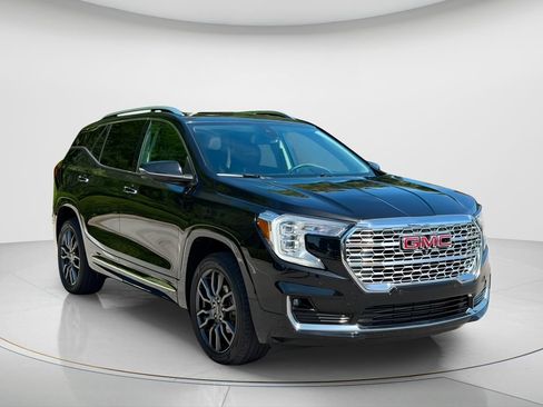 Used 2023 GMC Terrain Denali w/ Black Diamond Edition AWD/4WD image 3