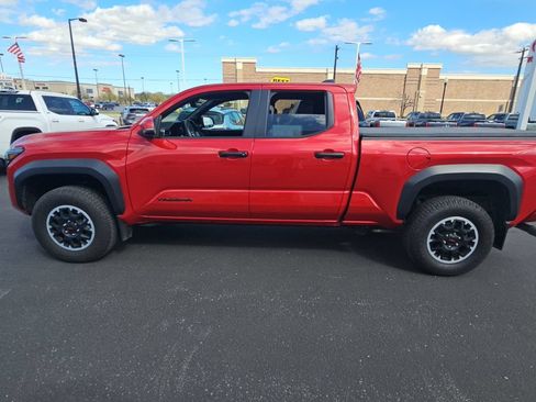 Certified 2024 Toyota Tacoma TRD Off-Road w/ TRD Off Road Upgrade Package AWD/4WD image 6