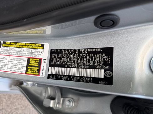 Used 2025 Toyota Camry LE FWD image 30