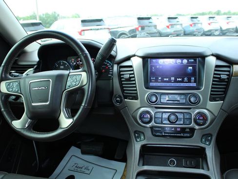 Used 2017 GMC Yukon Denali w/ Open Road Package AWD/4WD image 22