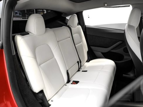 Used 2023 Tesla Model Y AWD image 33