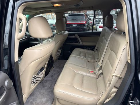 Used 2011 Toyota Land Cruiser w/ Upgrade Pkg AWD/4WD image 28