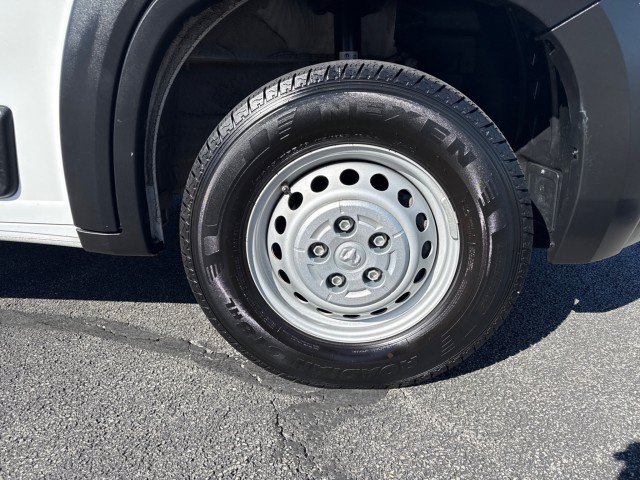 Used 2025 RAM ProMaster 2500 w/ U-Haul Equipment Group FWD image 9