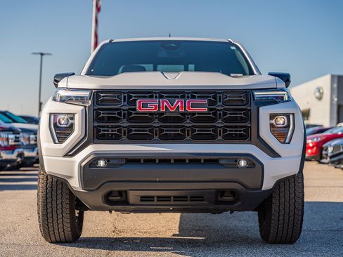 Used 2024 GMC Canyon Elevation w/ Convenience Package image 2