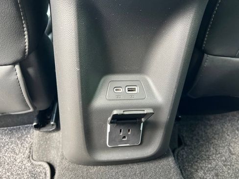 Used 2023 Buick Envision Avenir FWD image 30
